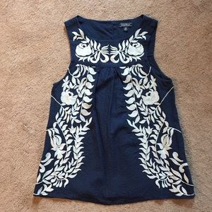 Lucky Brand embroidered top XS